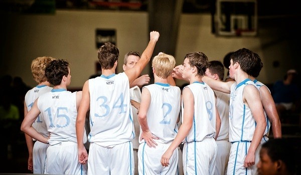 MTXE Basketball huddle